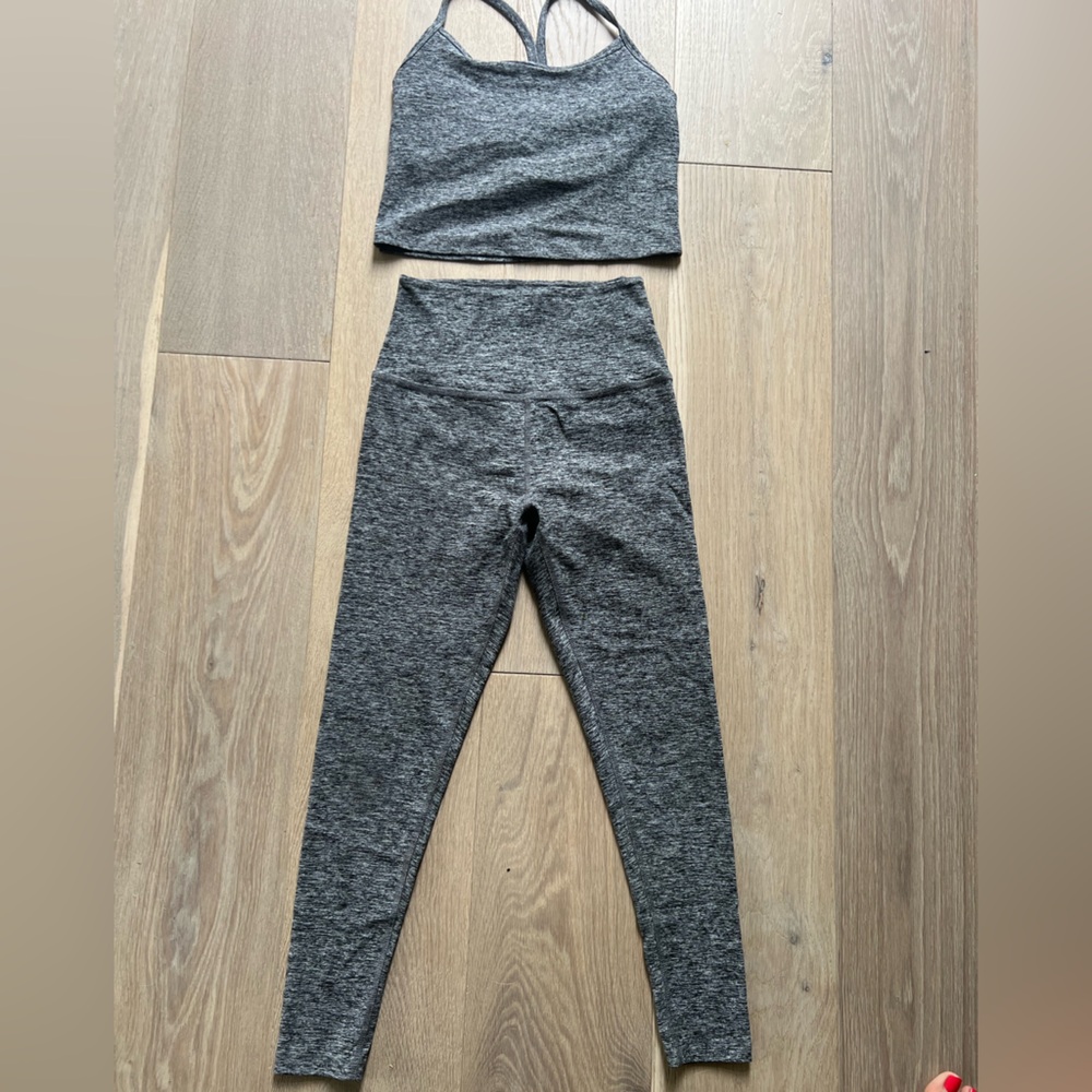 Beyond Yoga small set gray medium top